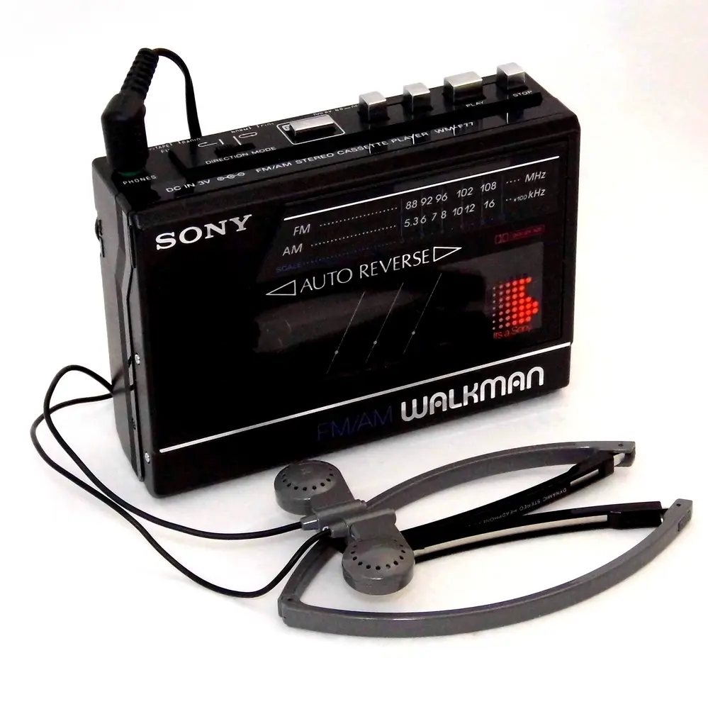 Sony Walkman WM-F77 met bijbehorende hoofdtelefoon